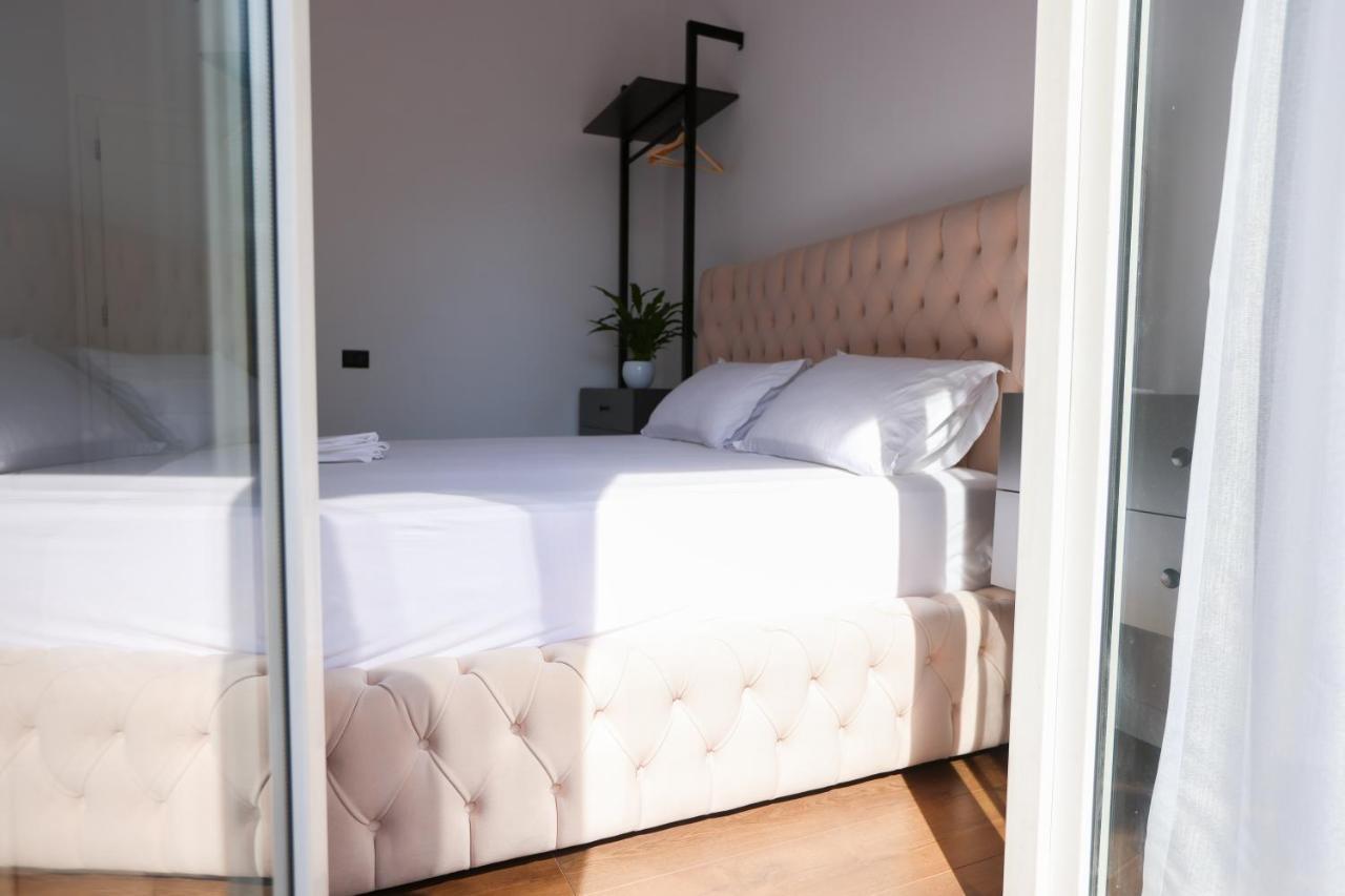 "Middlenest" Central Apartment ติรานา ภายนอก รูปภาพ